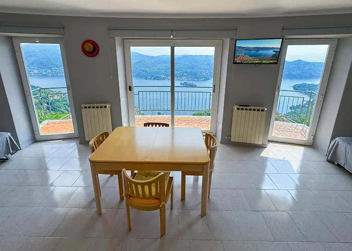 Alberti Con Vista Madonna Del Sasso
